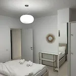 شقة Modern At Train Station تيرانا