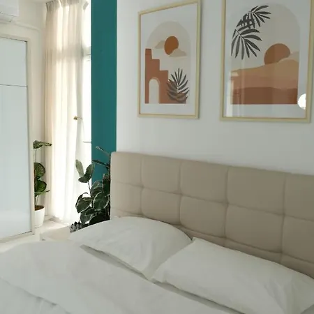 Apartment Modern At Train Station *